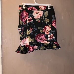 Forever 21 Floral skirt w ruffle detail at…
